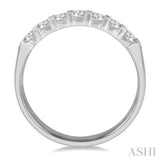 1/2 Ctw 7 Stone Round Cut Diamond Wedding Band in Platinum