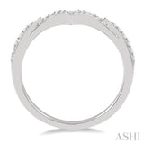1/6 Ctw V-Shape Center Round Cut Diamond Wedding Band in 14K White Gold