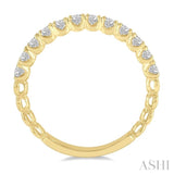 1/2 Ctw Lattice Round Cut Diamond Wedding Band in 14K Yellow Gold