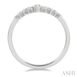 1/10 Ctw Chevron Round Cut Diamond Highlighted Wedding Ring in 14K White Gold